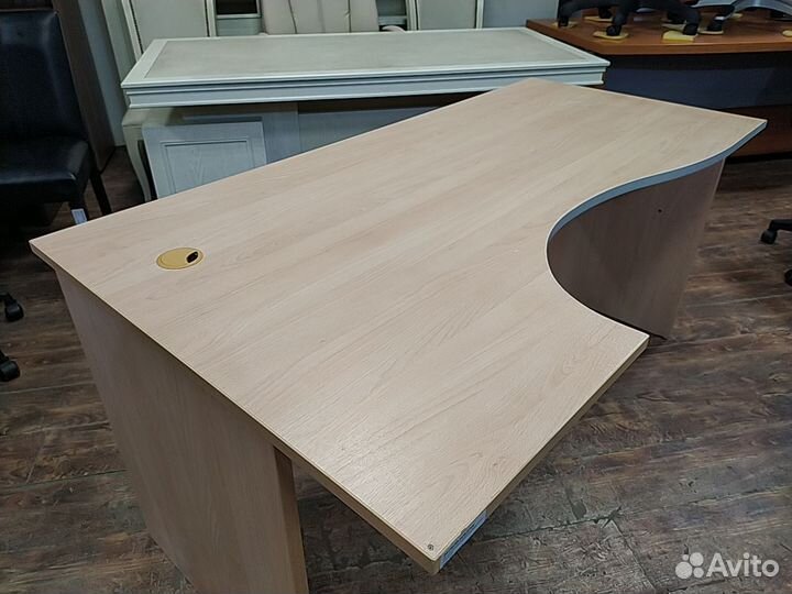 Стол угловой б/у 160х90х75 левый 04106лв-бсв