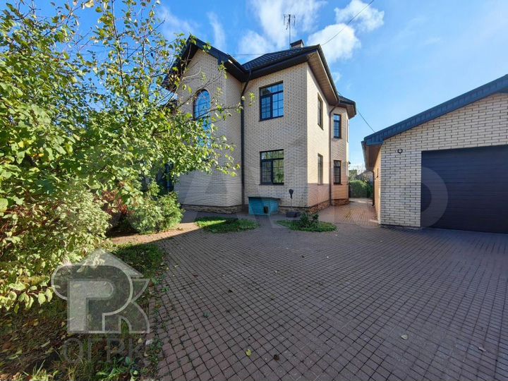 Дом 232 м² на участке 15 сот.