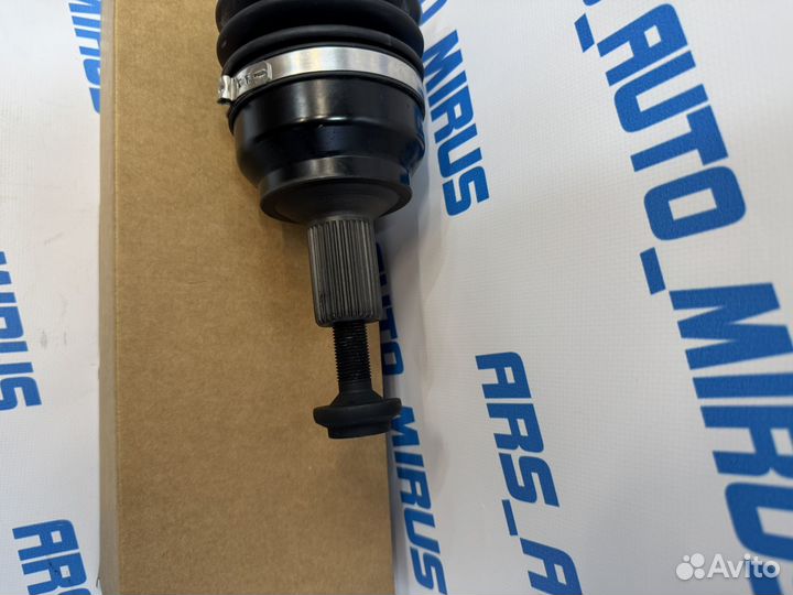 Привод передний Mercedes W204 A2043301400