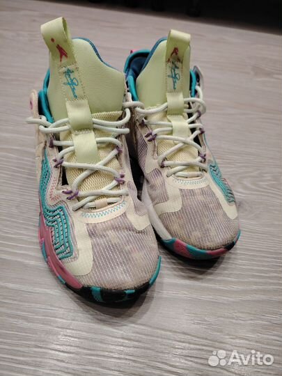 Баскетбольные кроссовки