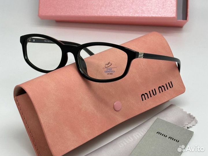 Солнцезащитные очки miu miu