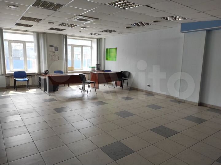 Отдельно стоящее Офисное здание, 928 м²