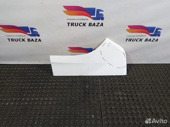 Люк наружного багажного отсека правый