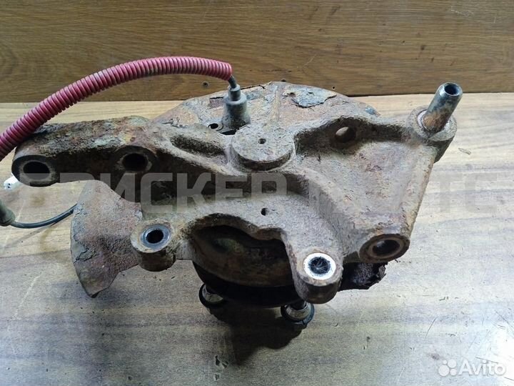 Кулак задний левый Киа Спектра