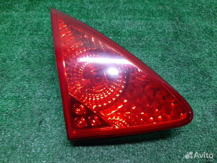 Фонарь задний внутренний левый Peugeot 3008 2010