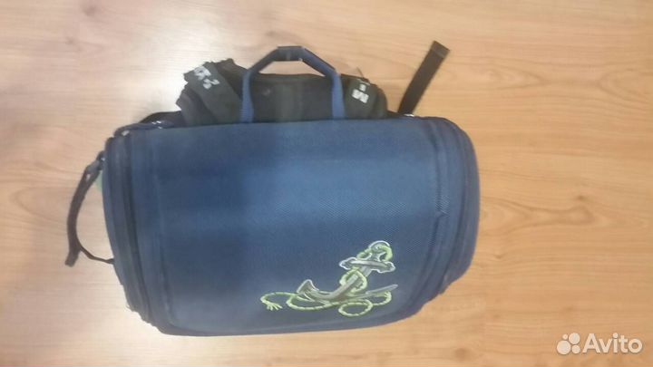 Портфель- ранец синий в отличном состоянии