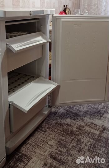 Морозильник Индезит SFR 100