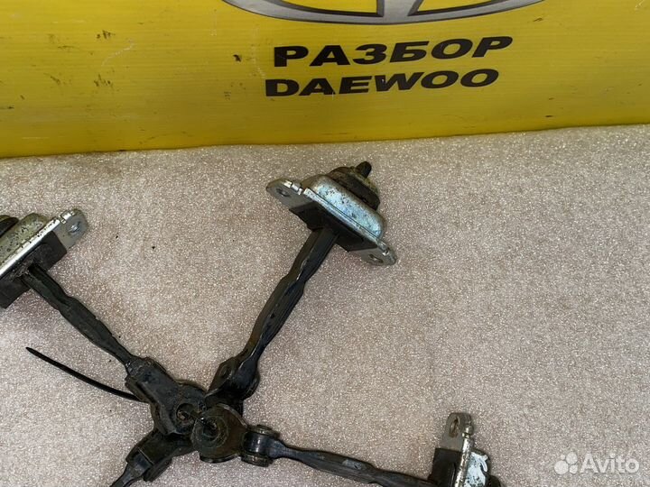 Ограничитель двери Шевроле lacetti