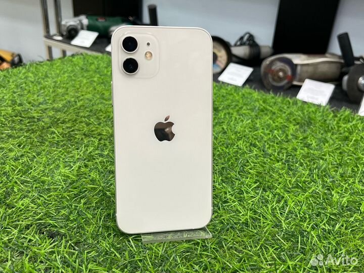 iPhone 12, 64 ГБ