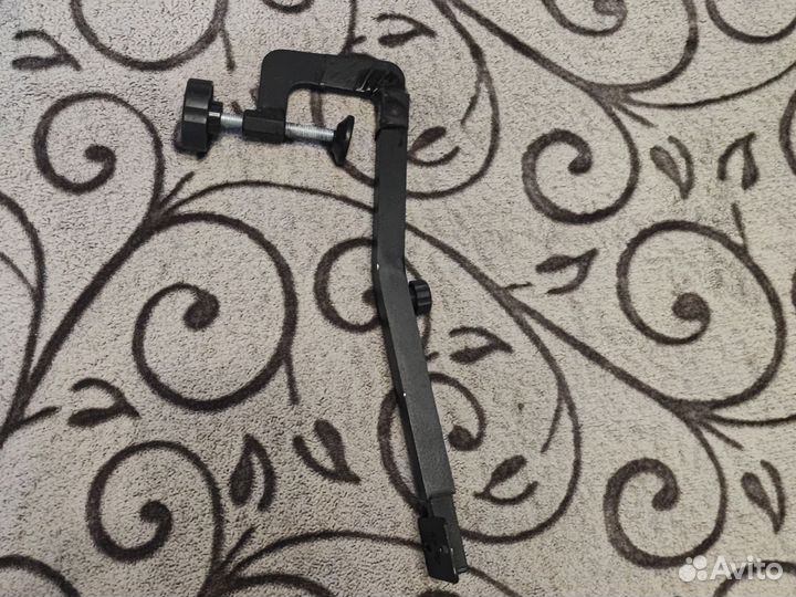 Струбцина для датчика эхолота