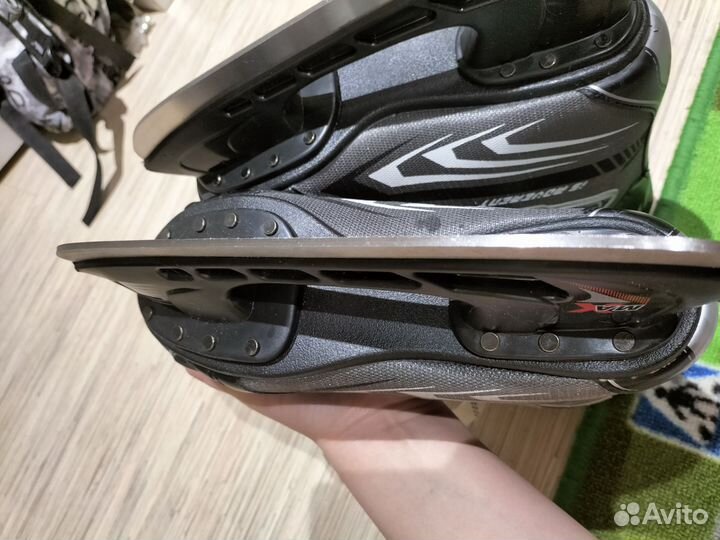 Коньки хоккейные размер 39-40
