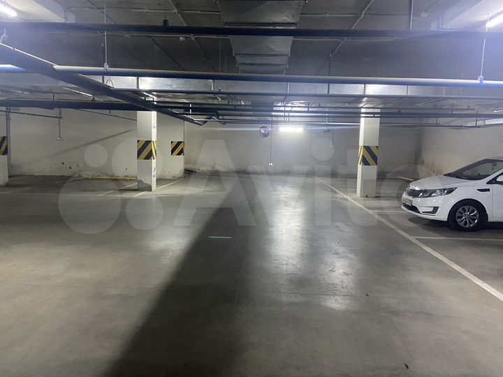 Машиноместо, 13 м²