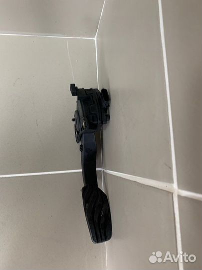 Педаль газа Renault Duster 2 (Hjd) 2 1.3 TCE (H5H)