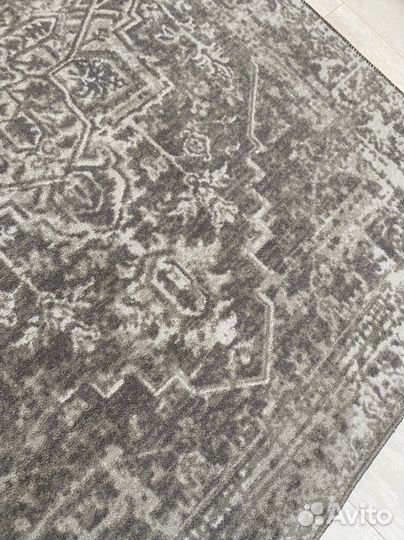 Ковер IKEA в идеальном состоянии
