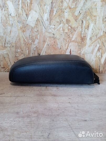 Подлокотник Citroen C-Crosser