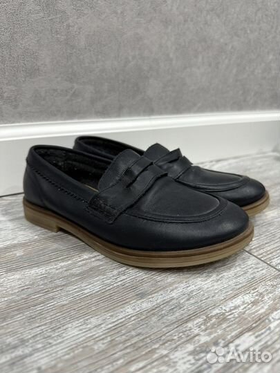 Кожаные туфли zara