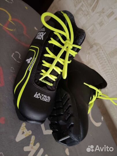 Лыжные ботинки