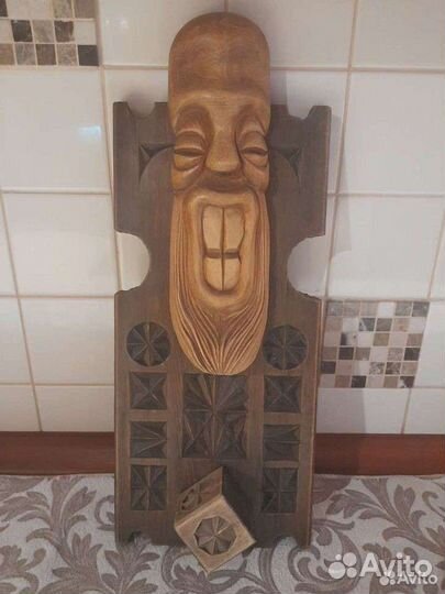 Маска из дерева