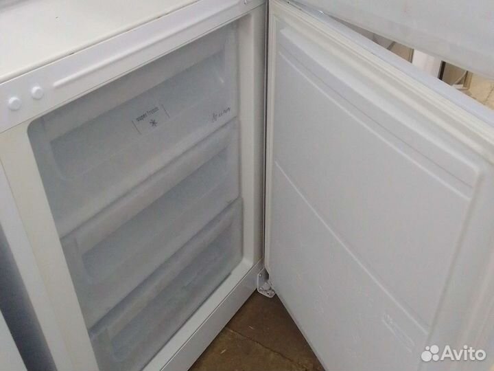 Холодильник бу indesit