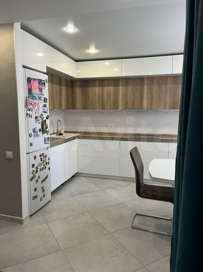 3-к. квартира, 86 м², 3/10 эт.