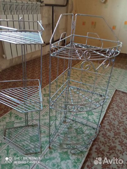 Угловая полка для ванной или в кухню