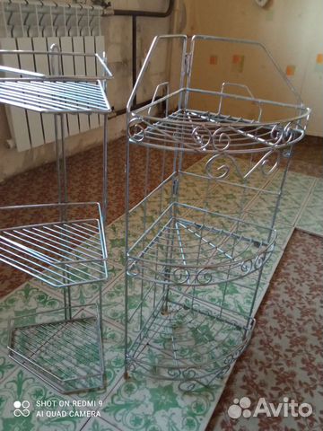 Угловая полка для ванной или в кухню