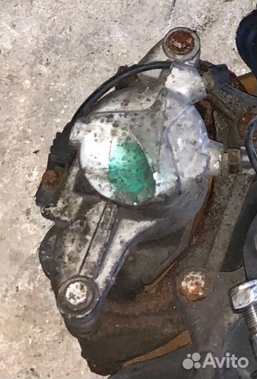 Суппорт тормозной передний Mercedes-Benz W211