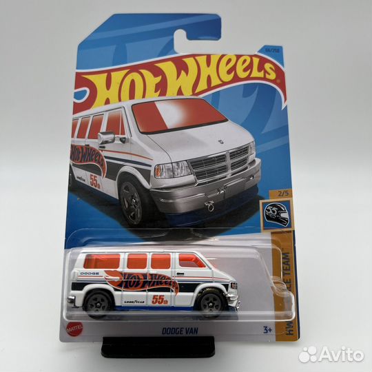 Машинка Hot Wheels Dodge Van