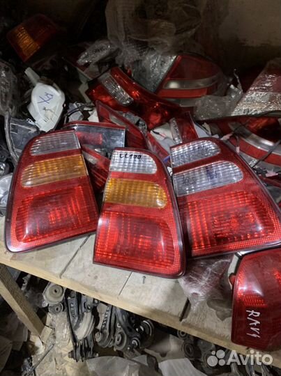 Задний фонарь Тойота Ланд Круизер 100 Toyota Lc100