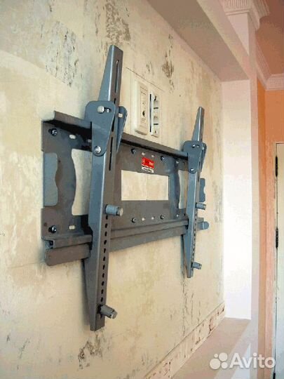 Установка кронштейна/установка телевизора на стену