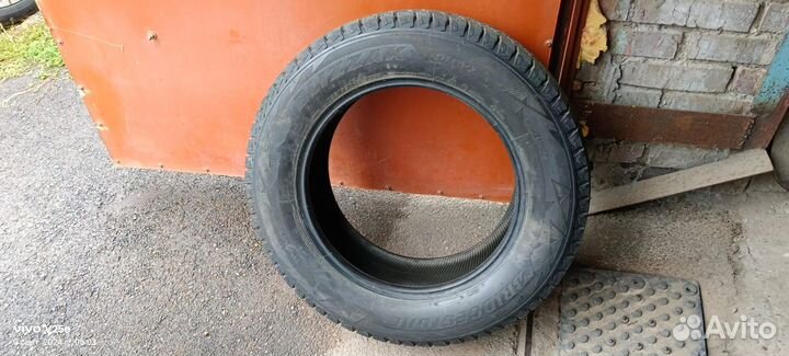 Bridgestone Blizzak DM-V2 235/65 R18