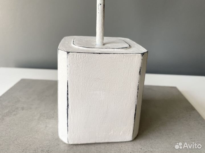 Олень декоративная статуэтка белая