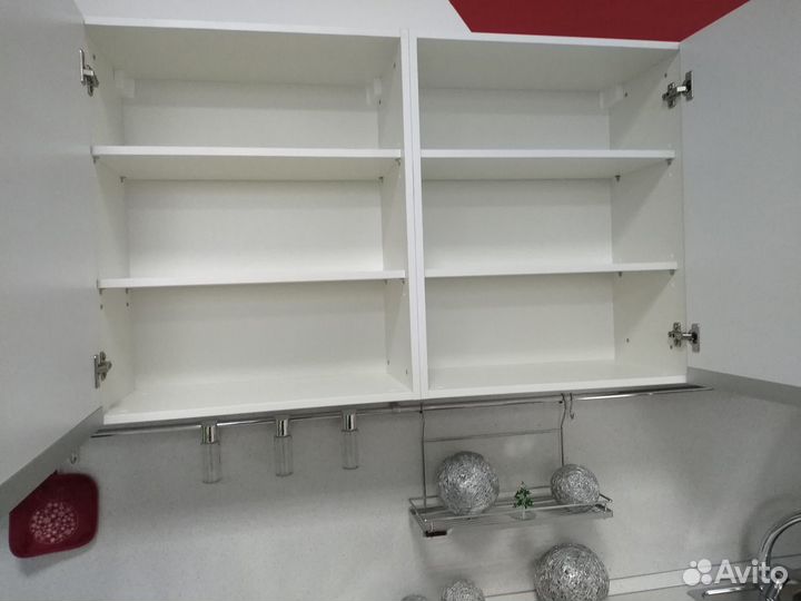 Кухня двух цветная