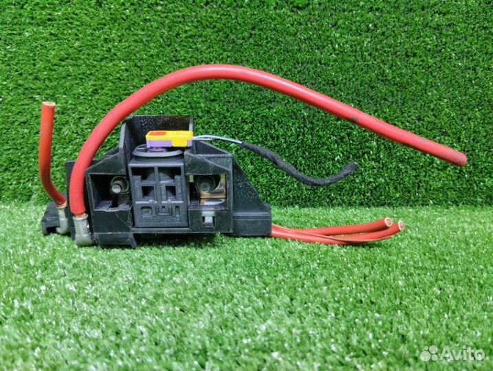 Клемма аккумулятора