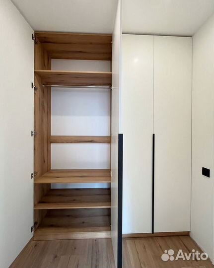 Шкаф в прихожую на заказ