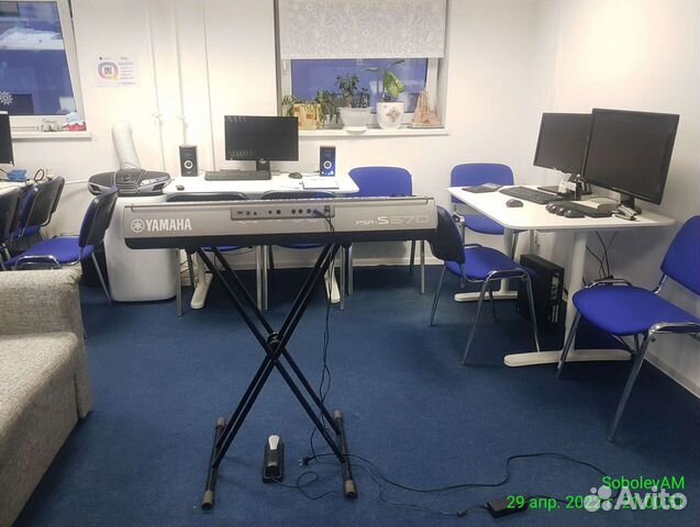 Уроки игры на синтезаторе / фортепиано