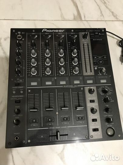 Профессиональный пульт Pioneer DJM-700
