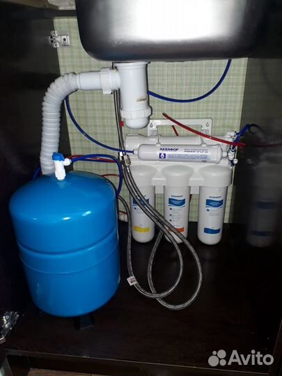 Замена фильтров для воды на кухне