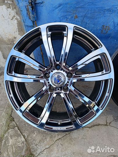 Японские, фирменные Rays Versus R18; 7.0J; +42