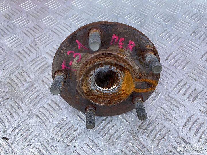 Ступиц передняя Nissan X-Trail T31