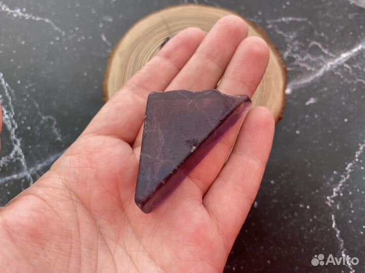 Флюорит натуральный камень