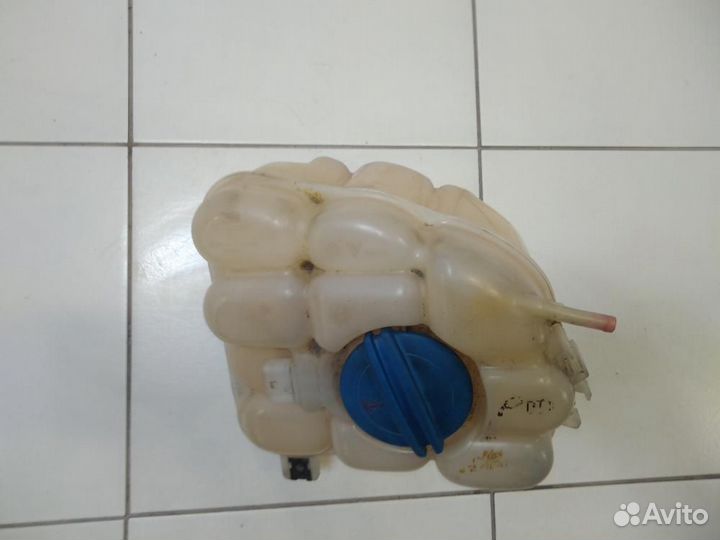 Бачок расширительный Volkswagen Touareg 2 NF 7P5