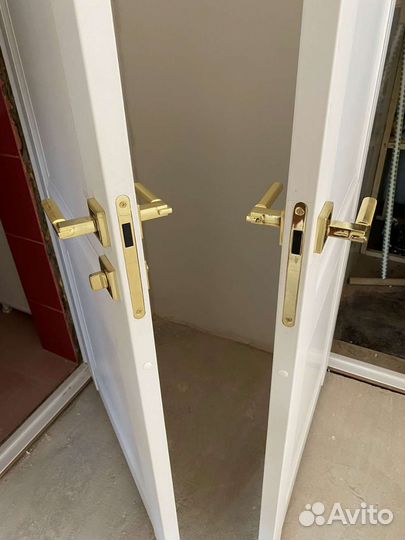 Установка межкомнатных и входных дверей