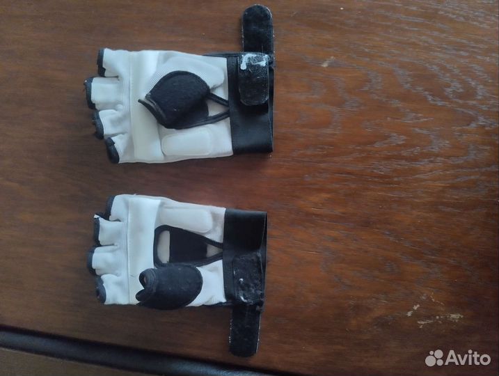 Перчатки для смешанных единоборств