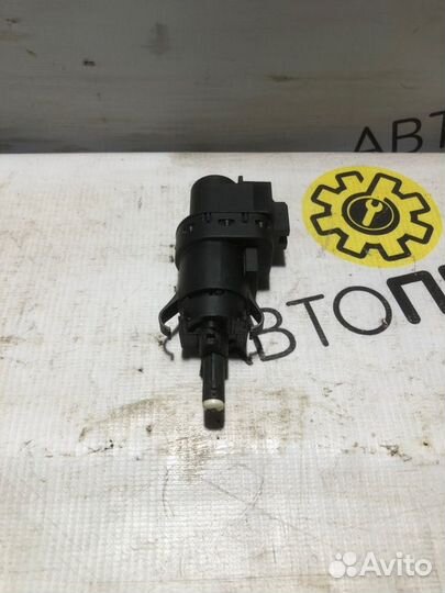 Датчик включения стоп-сигнала Ford Focus 2 sida