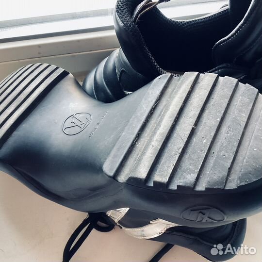 Кроссовки женские 40 размер черные