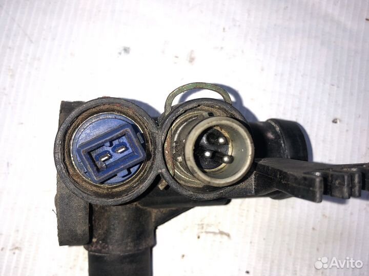 Фланец системы охлаждения VAG 037 121 133 B