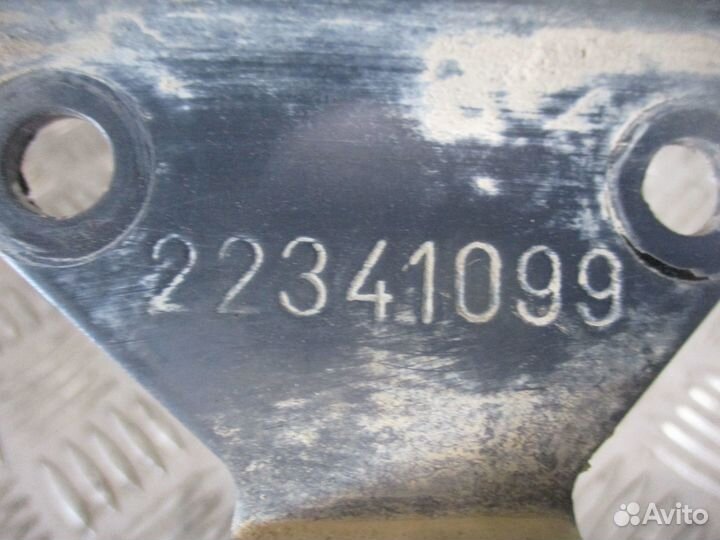 Кронштейн Volvo 22341099