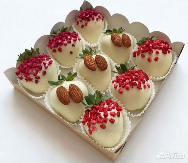 Клубника в шоколаде и моти