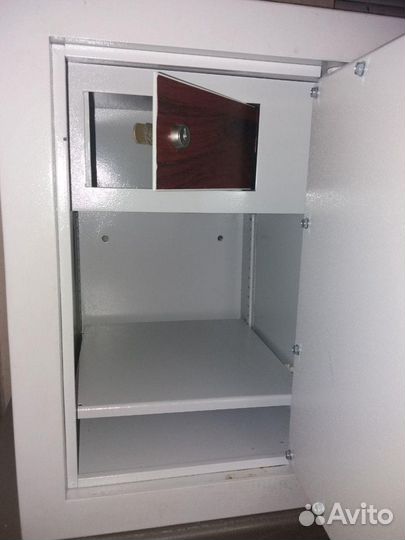 Сейф металлический